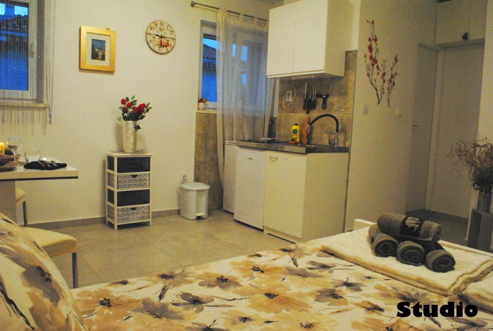 Sunshower Apartment And Studio Split Exterior foto