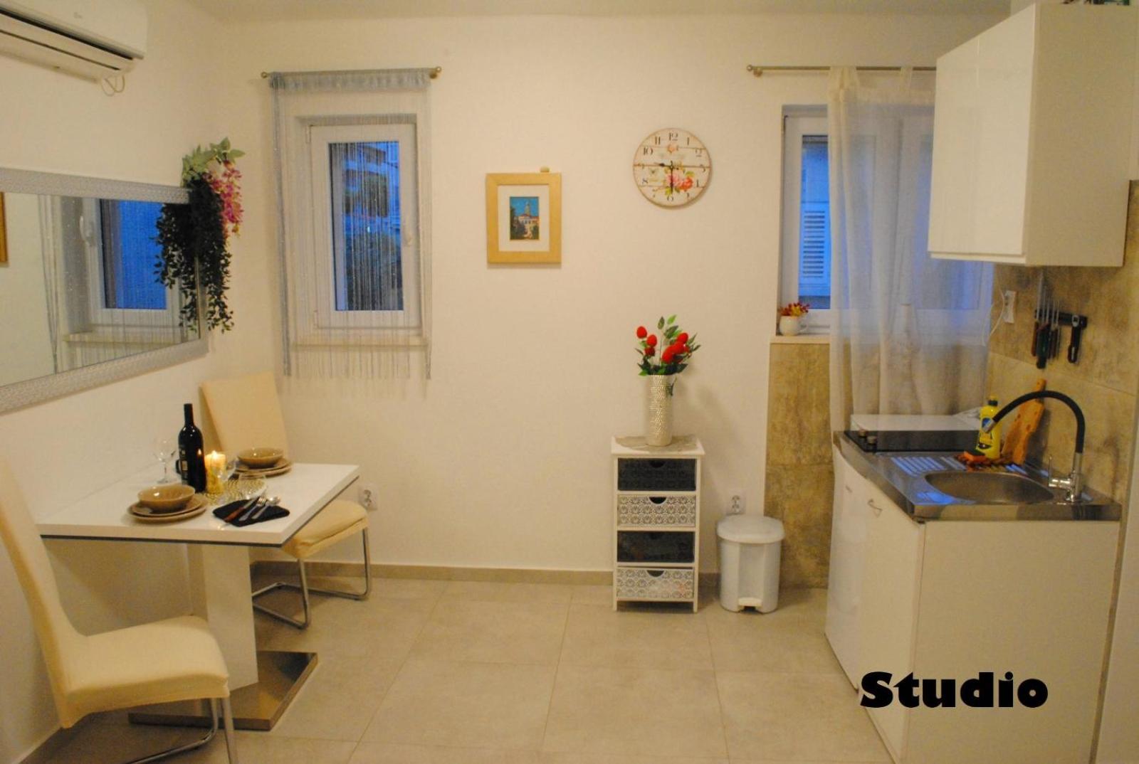 Sunshower Apartment And Studio Split Exterior foto