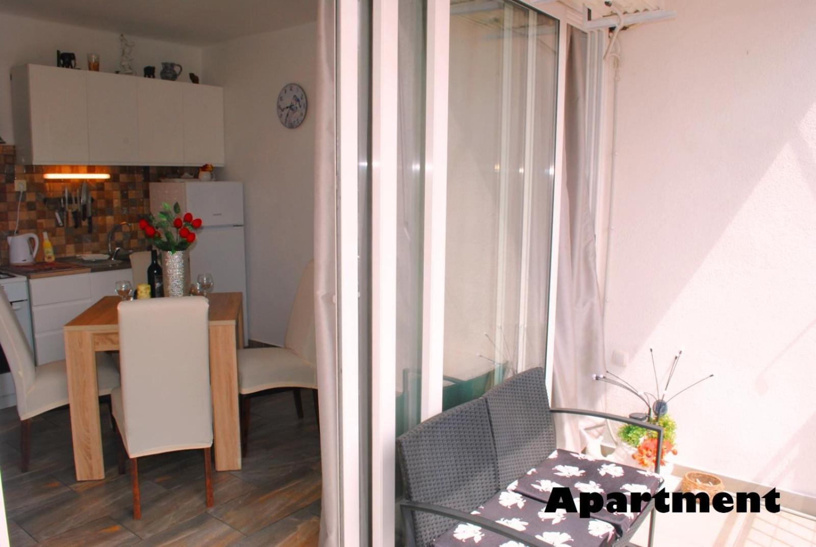 Sunshower Apartment And Studio Split Exterior foto
