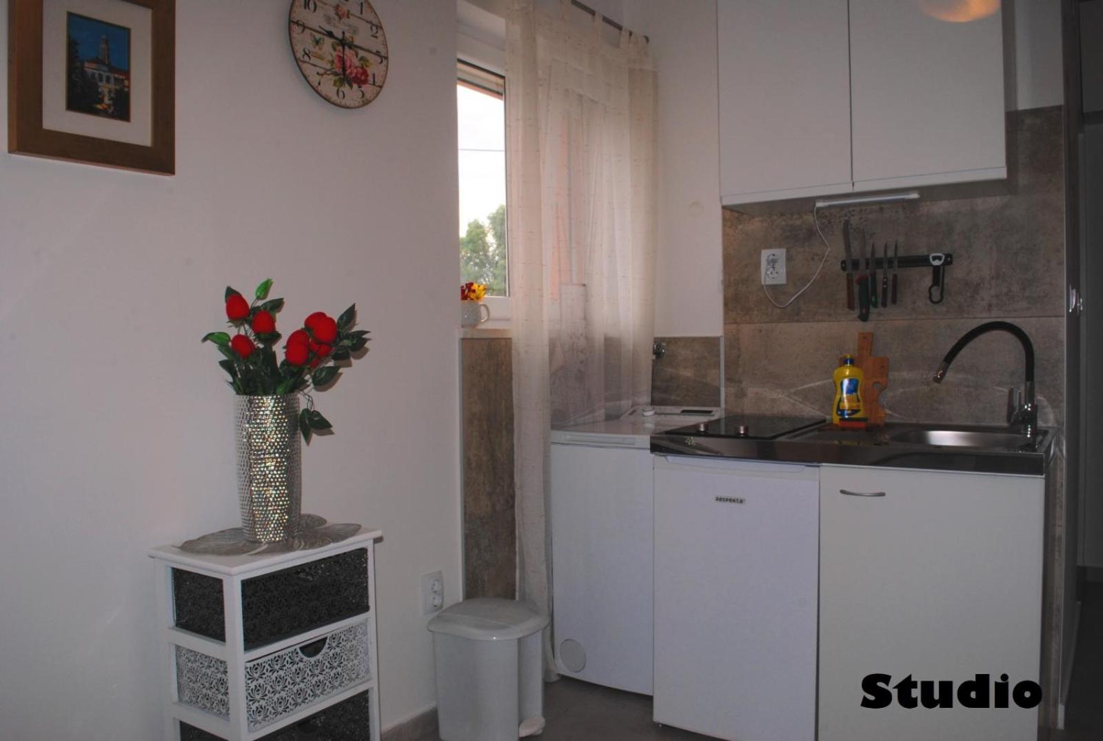Sunshower Apartment And Studio Split Exterior foto